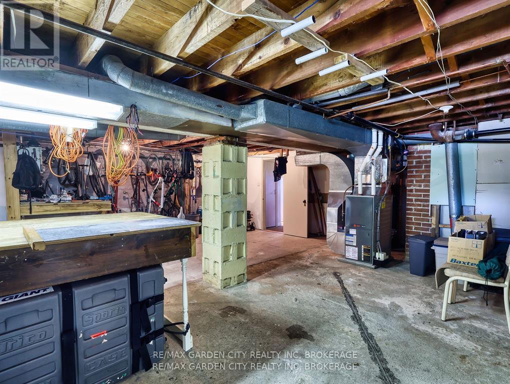 Photo 35 of 4395 Ontario Street, Lincoln ON