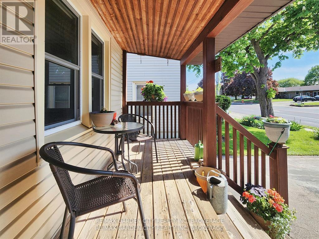 Photo 32 of 4395 Ontario Street, Lincoln ON