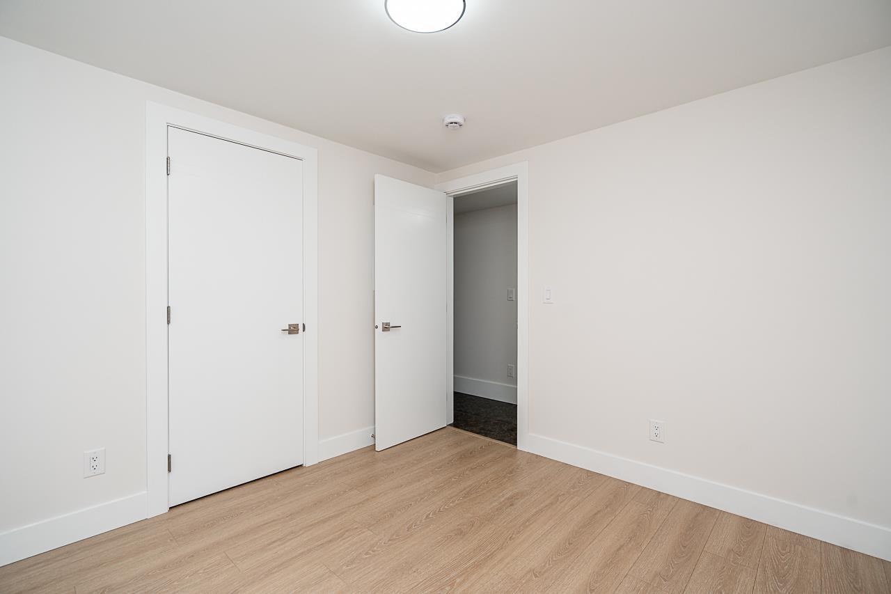 Photo 38 of 20099 45 Avenue, Langley BC
