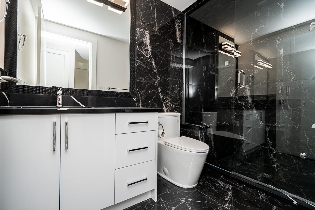 Photo 36 of 20099 45 Avenue, Langley BC