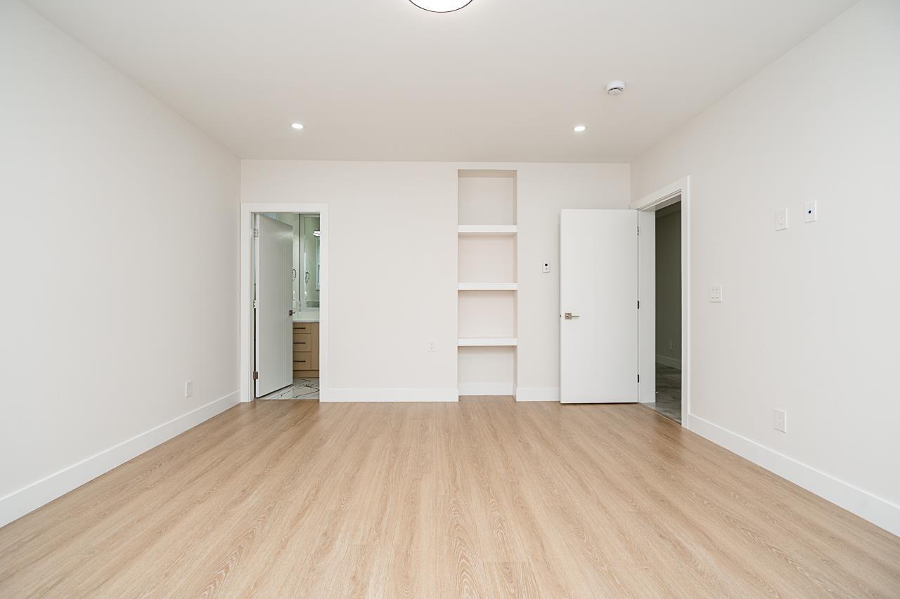 Photo 13 of 20099 45 Avenue, Langley BC
