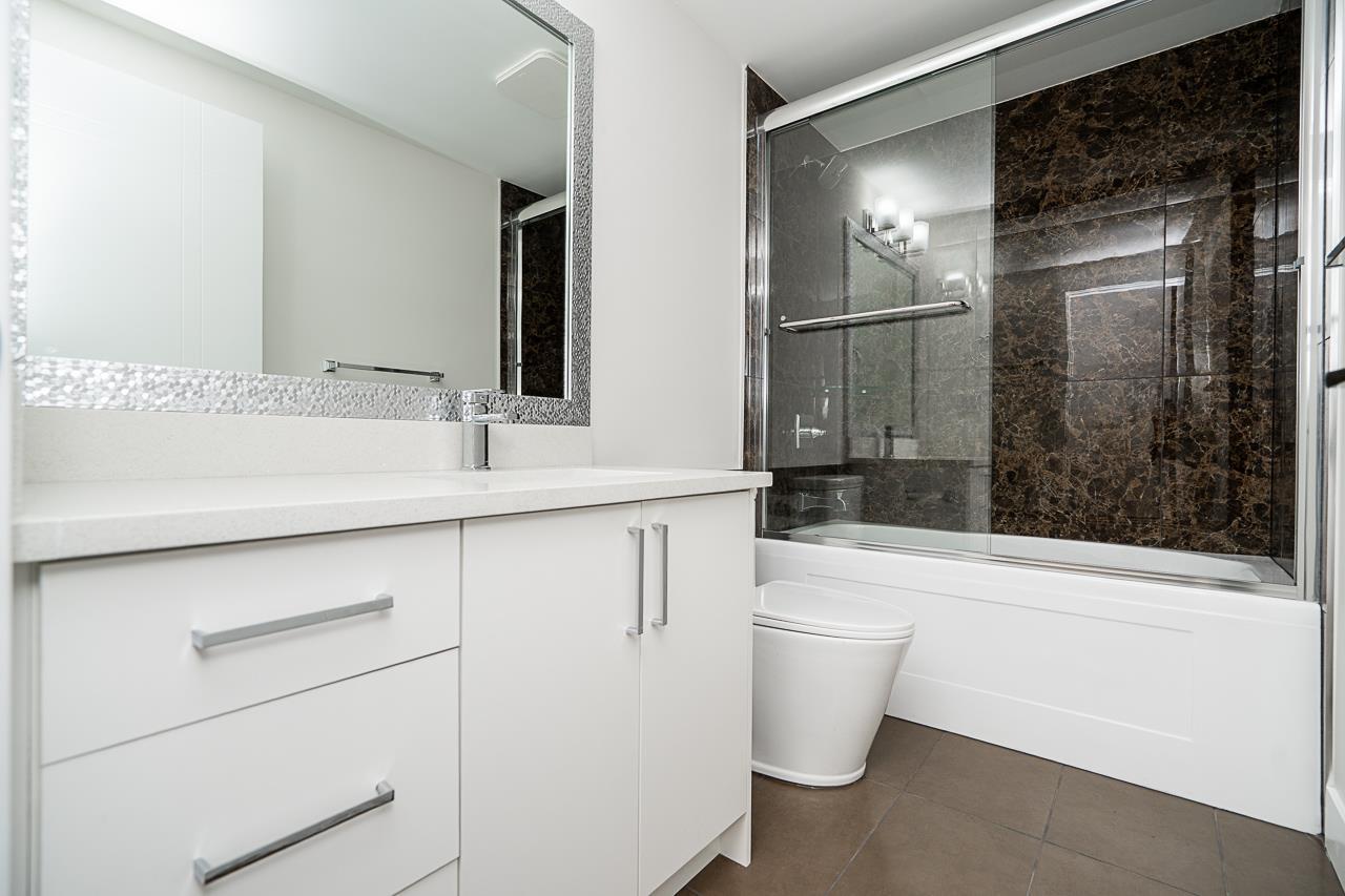 Photo 35 of 20099 45 Avenue, Langley BC