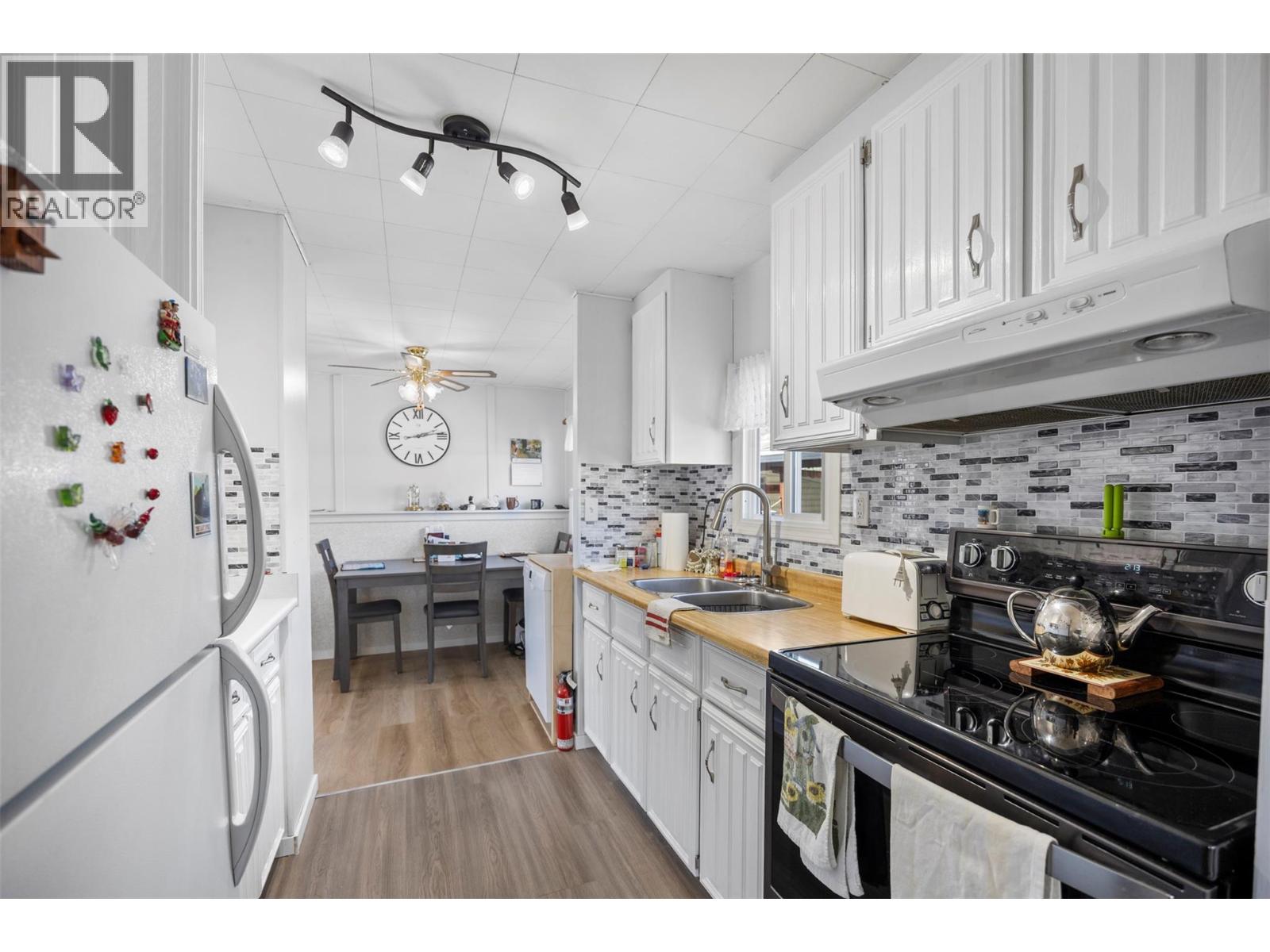 Photo 8 of 2400 Oakdale Way Unit 26, Kamloops BC
