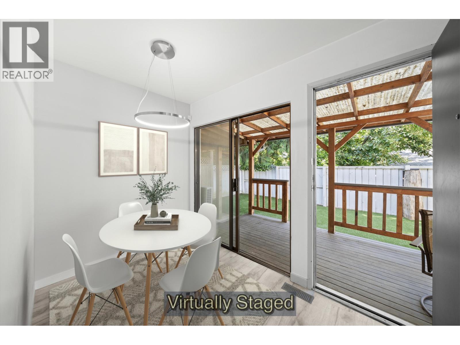 Photo 4 of 8 12123 222 Street, Maple Ridge BC