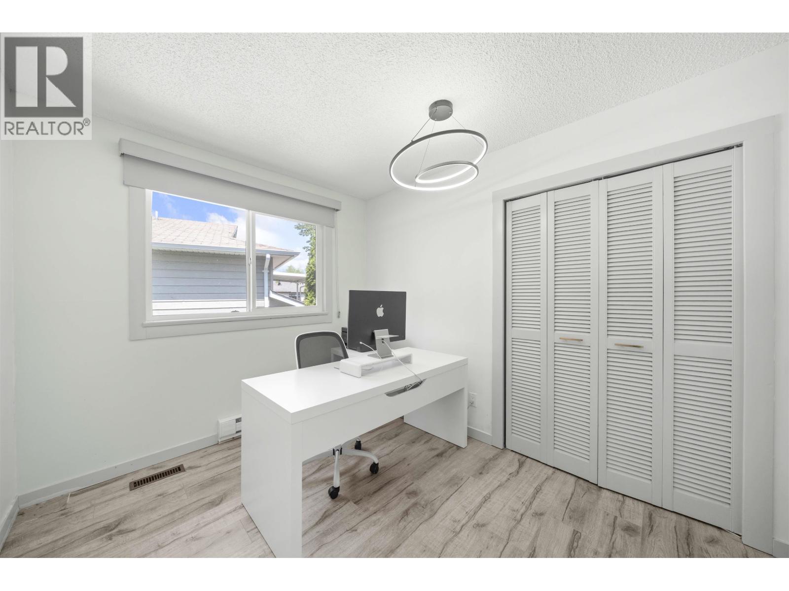 Photo 3 of 8 12123 222 Street, Maple Ridge BC