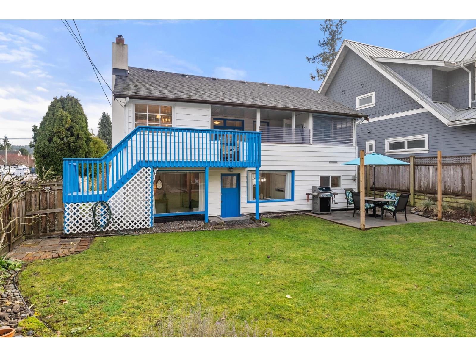 Photo 14 of 3009 Mcbride Avenue, Surrey BC