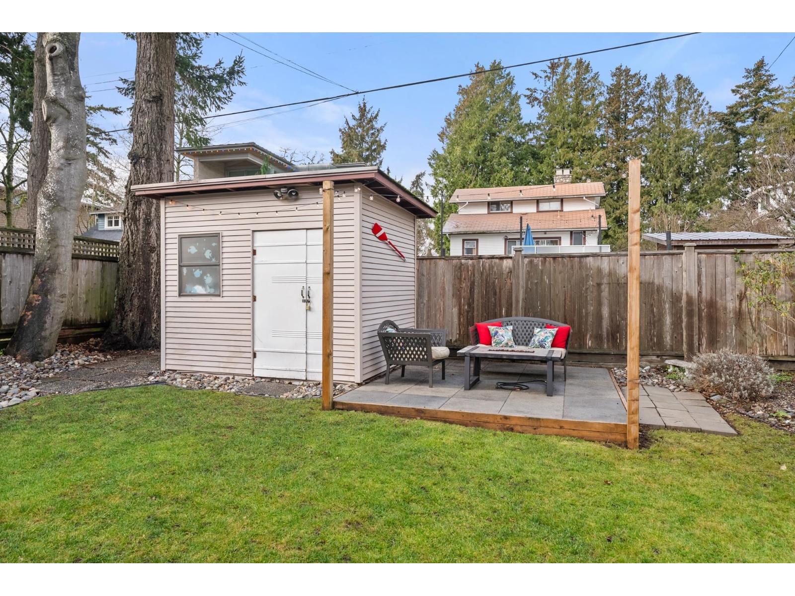 Photo 30 of 3009 Mcbride Avenue, Surrey BC