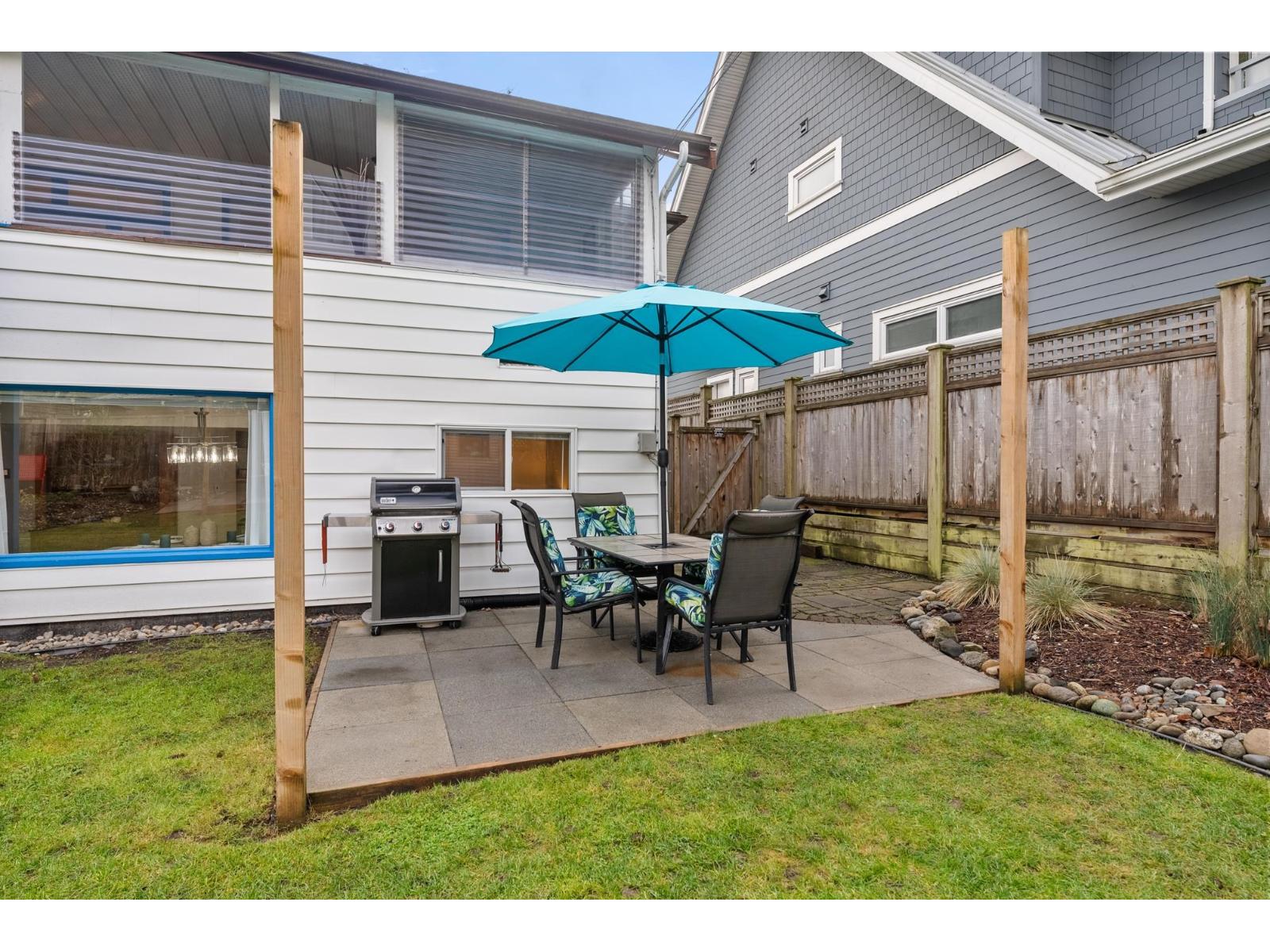 Photo 7 of 3009 Mcbride Avenue, Surrey BC