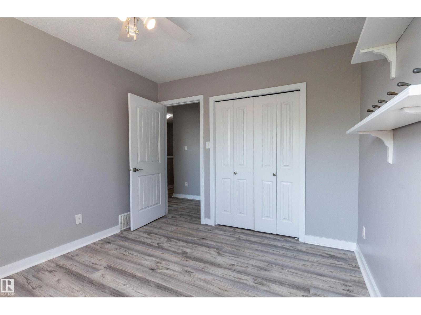Photo 1 of 211 Dickinsfield Co Nw, Edmonton AB