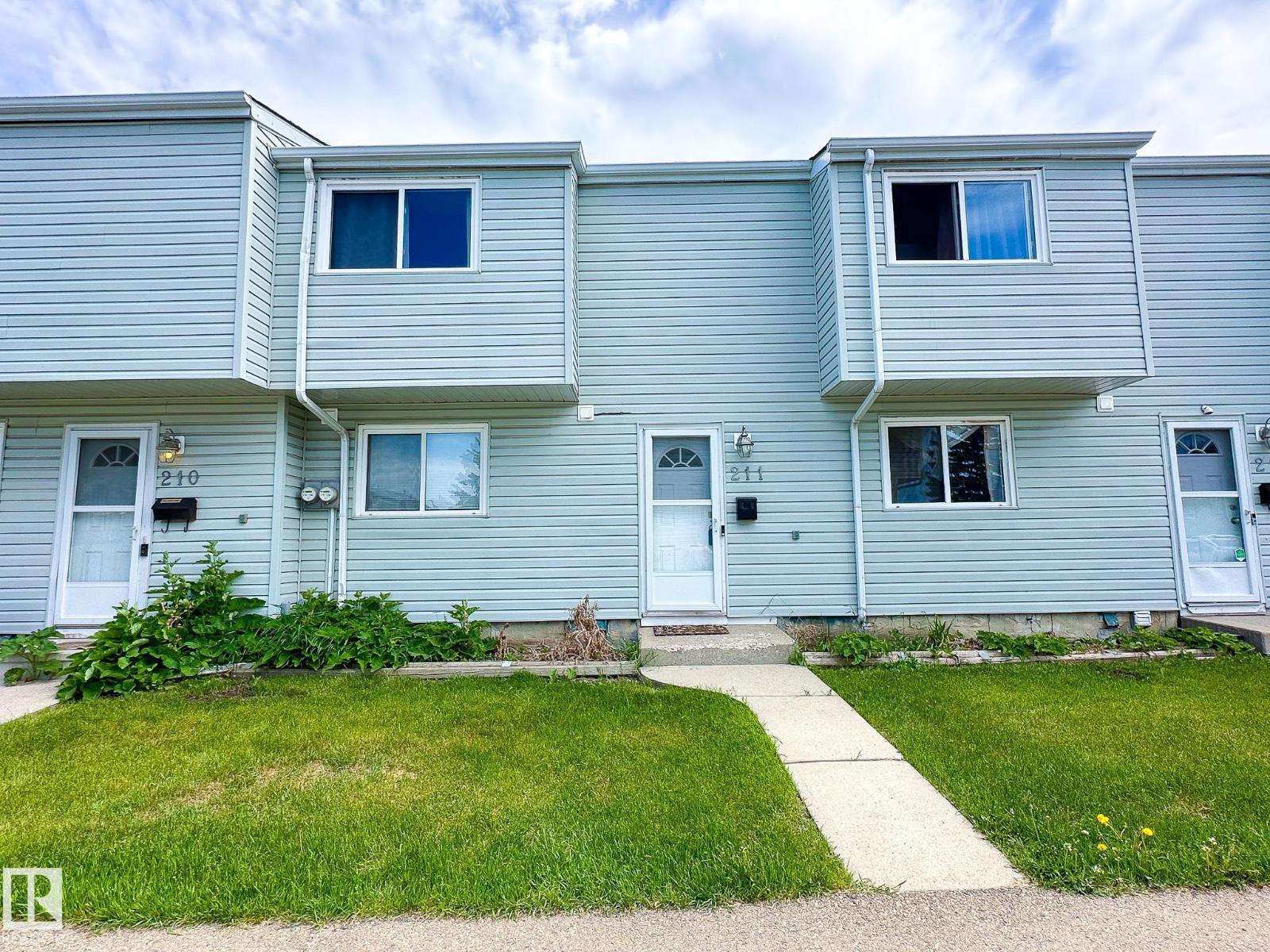 Photo 24 of 211 Dickinsfield Co Nw, Edmonton AB