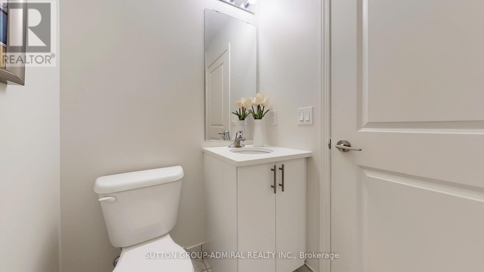 Photo 13 of Th 101 39 Annie Craig Drive, Toronto ON