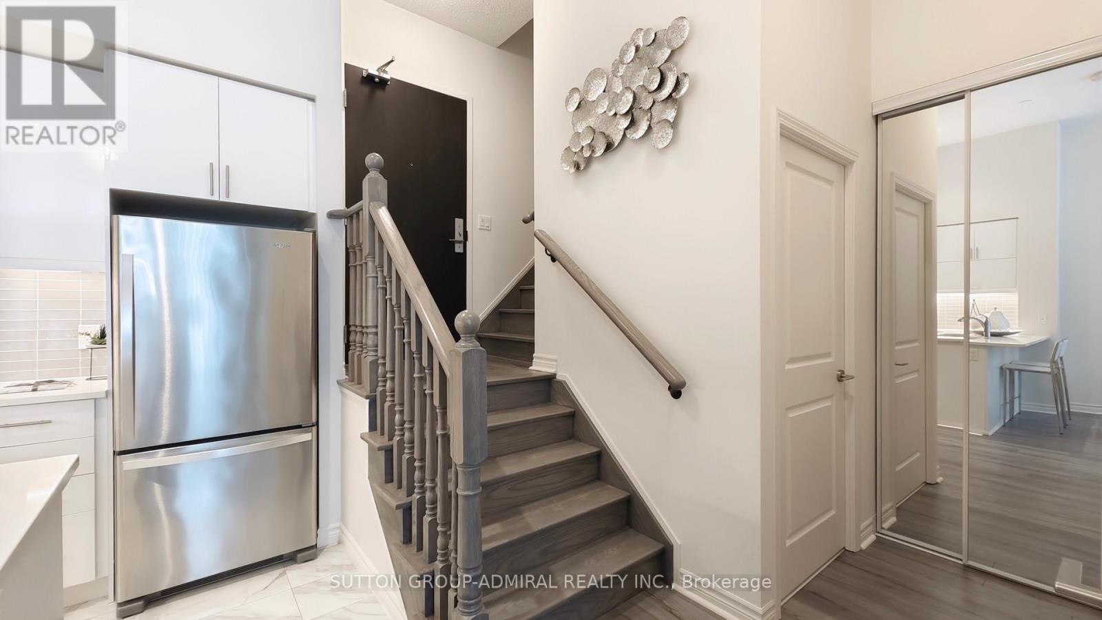 Photo 15 of Th 101 39 Annie Craig Drive, Toronto ON