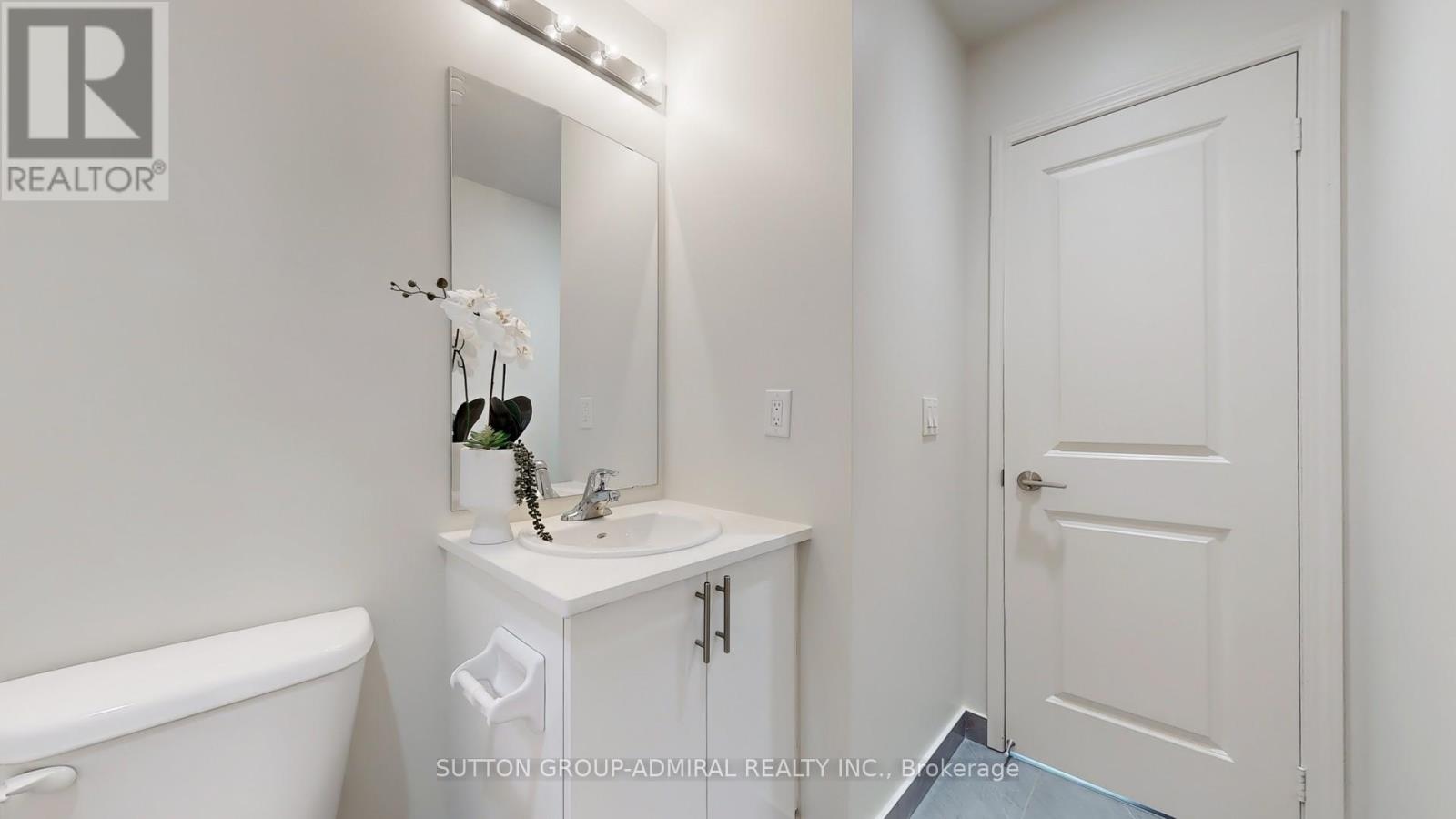 Photo 26 of Th 101 39 Annie Craig Drive, Toronto ON
