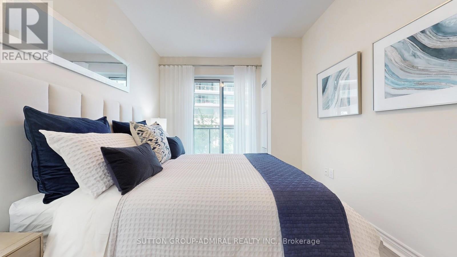 Photo 29 of Th 101 39 Annie Craig Drive, Toronto ON