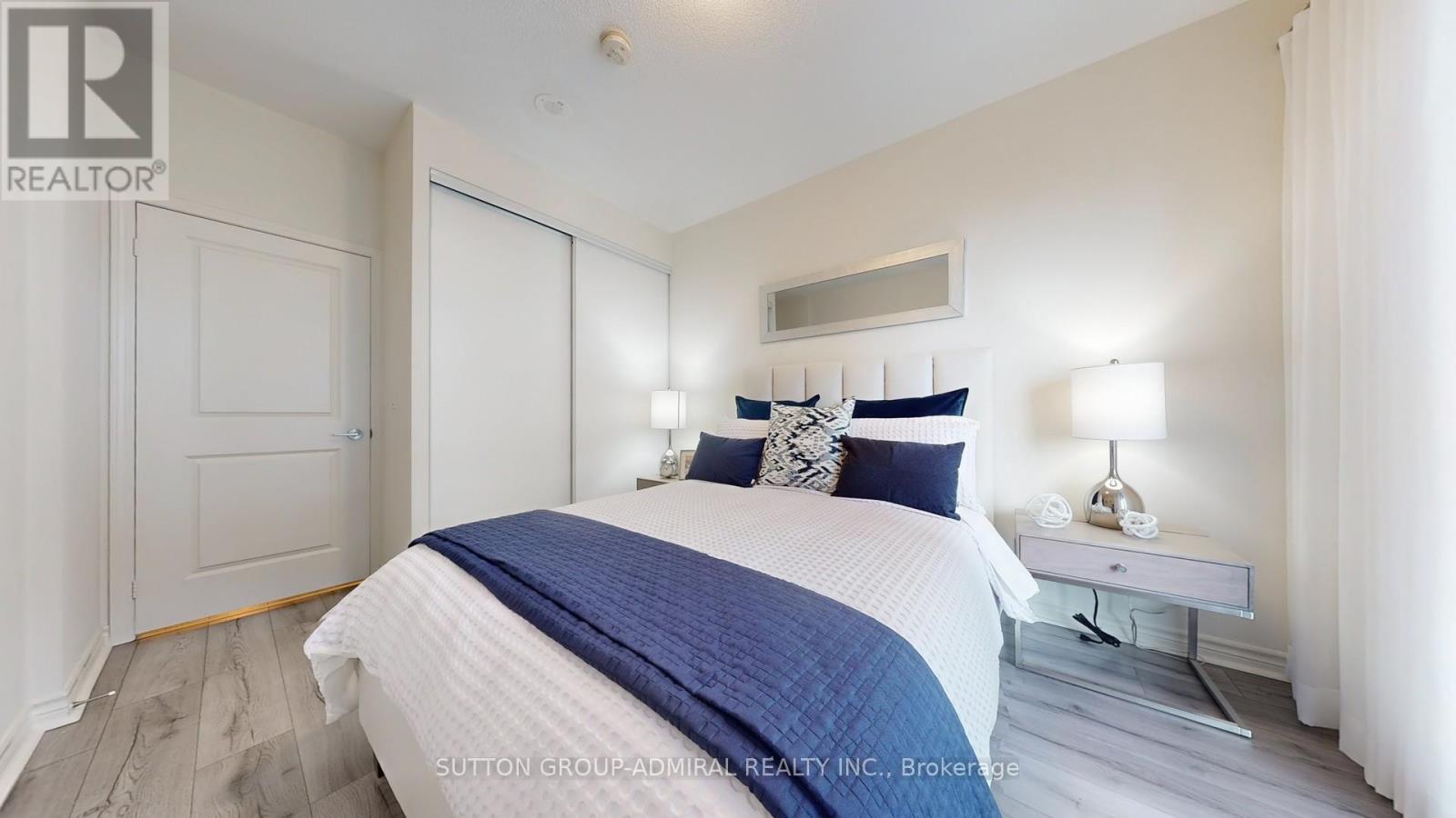 Photo 30 of Th 101 39 Annie Craig Drive, Toronto ON