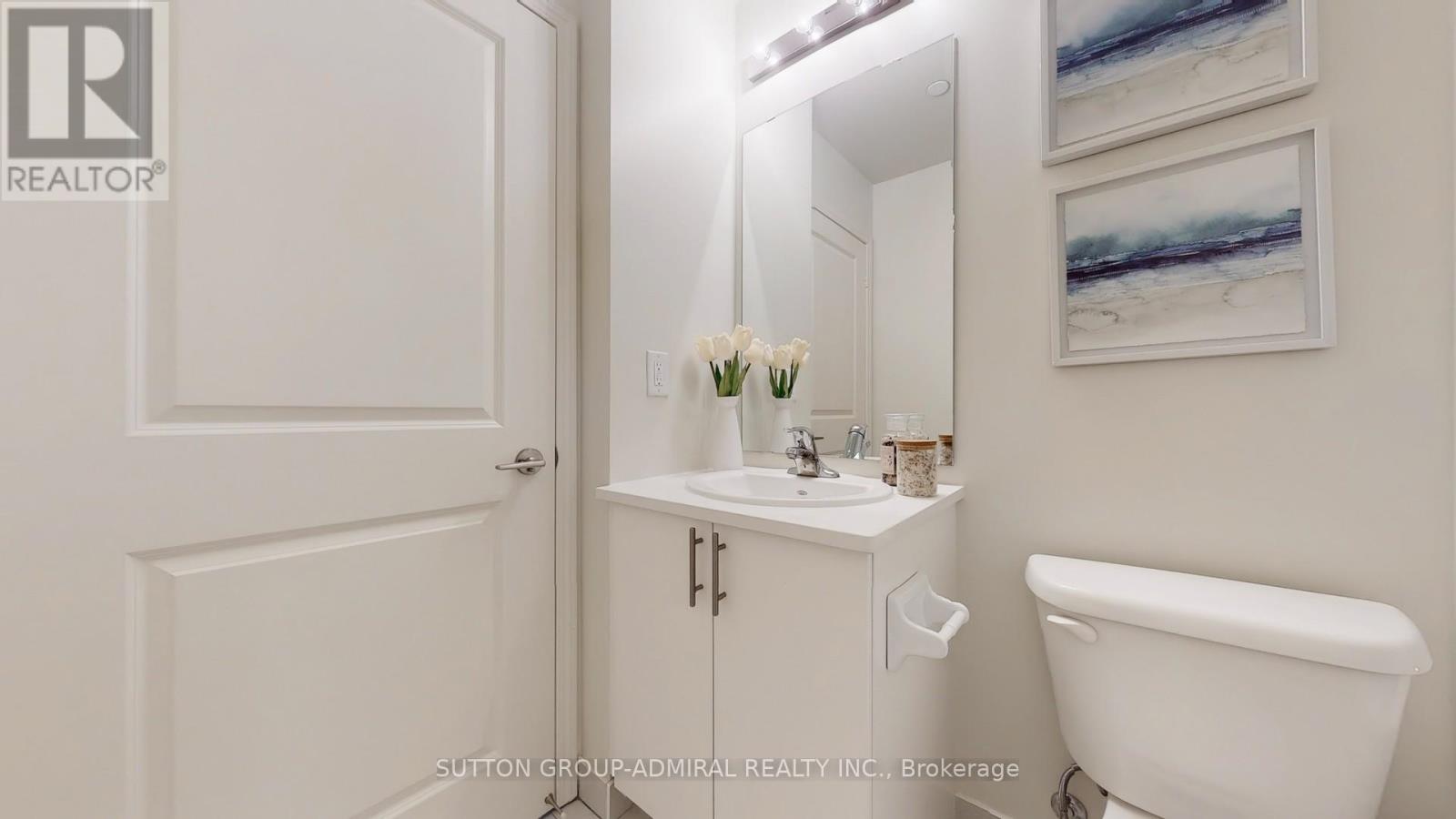 Photo 32 of Th 101 39 Annie Craig Drive, Toronto ON