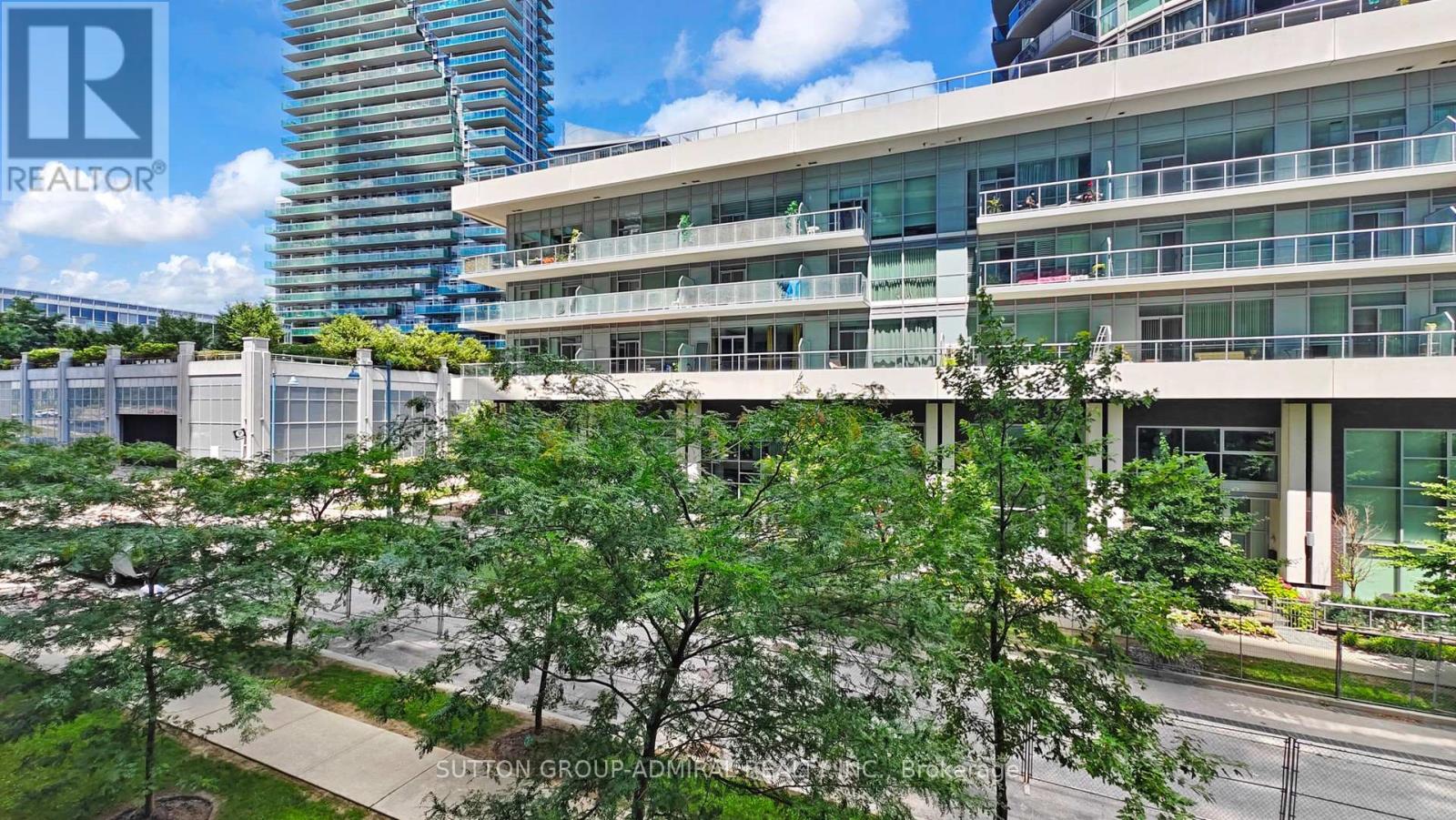 Photo 37 of Th 101 39 Annie Craig Drive, Toronto ON