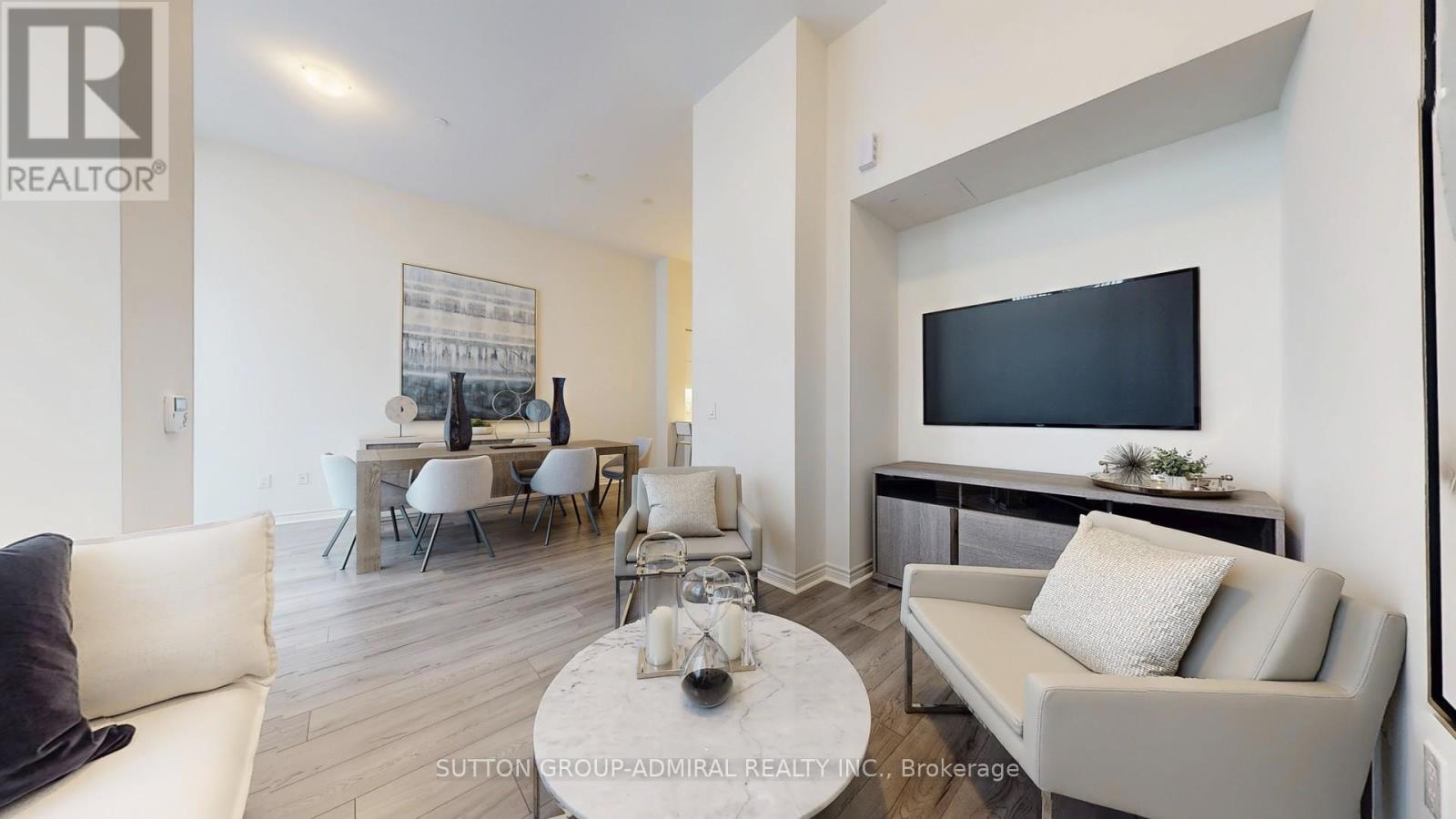 Photo 4 of Th 101 39 Annie Craig Drive, Toronto ON