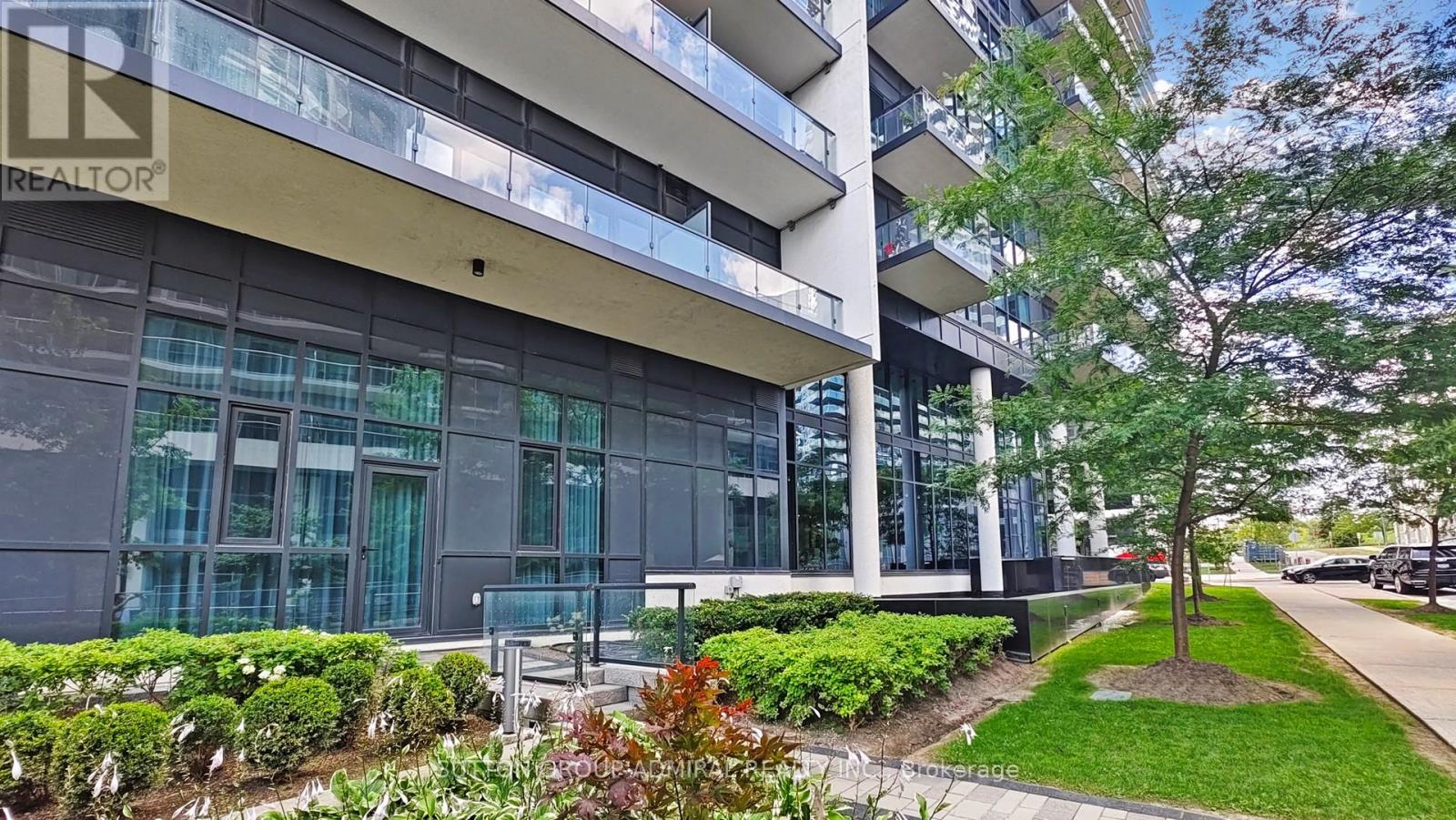 Photo 44 of Th 101 39 Annie Craig Drive, Toronto ON