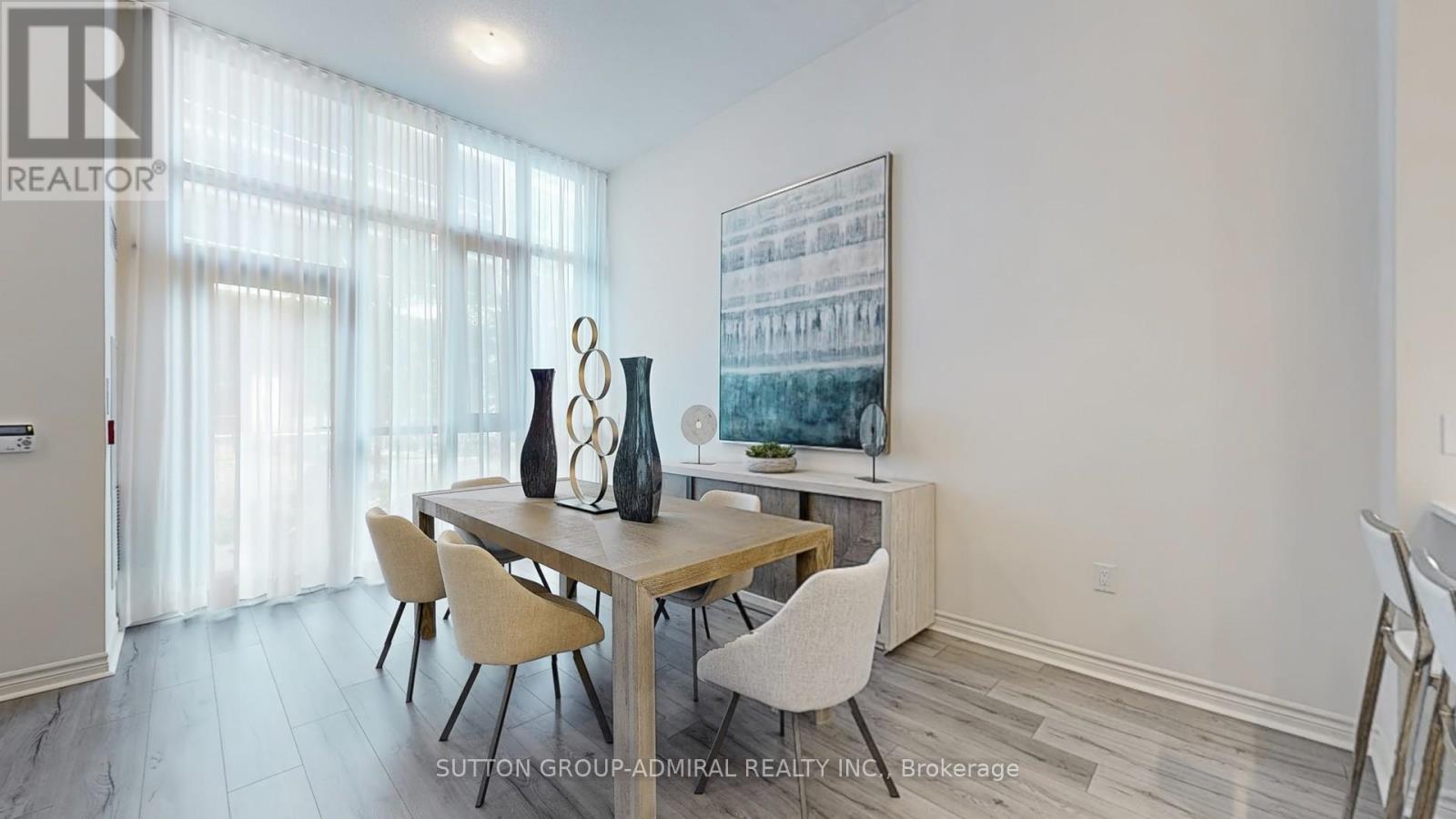 Photo 6 of Th 101 39 Annie Craig Drive, Toronto ON