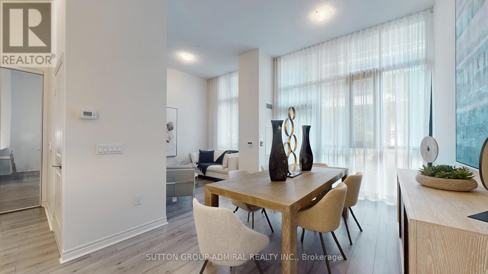 Photo 7 of Th 101 39 Annie Craig Drive, Toronto ON