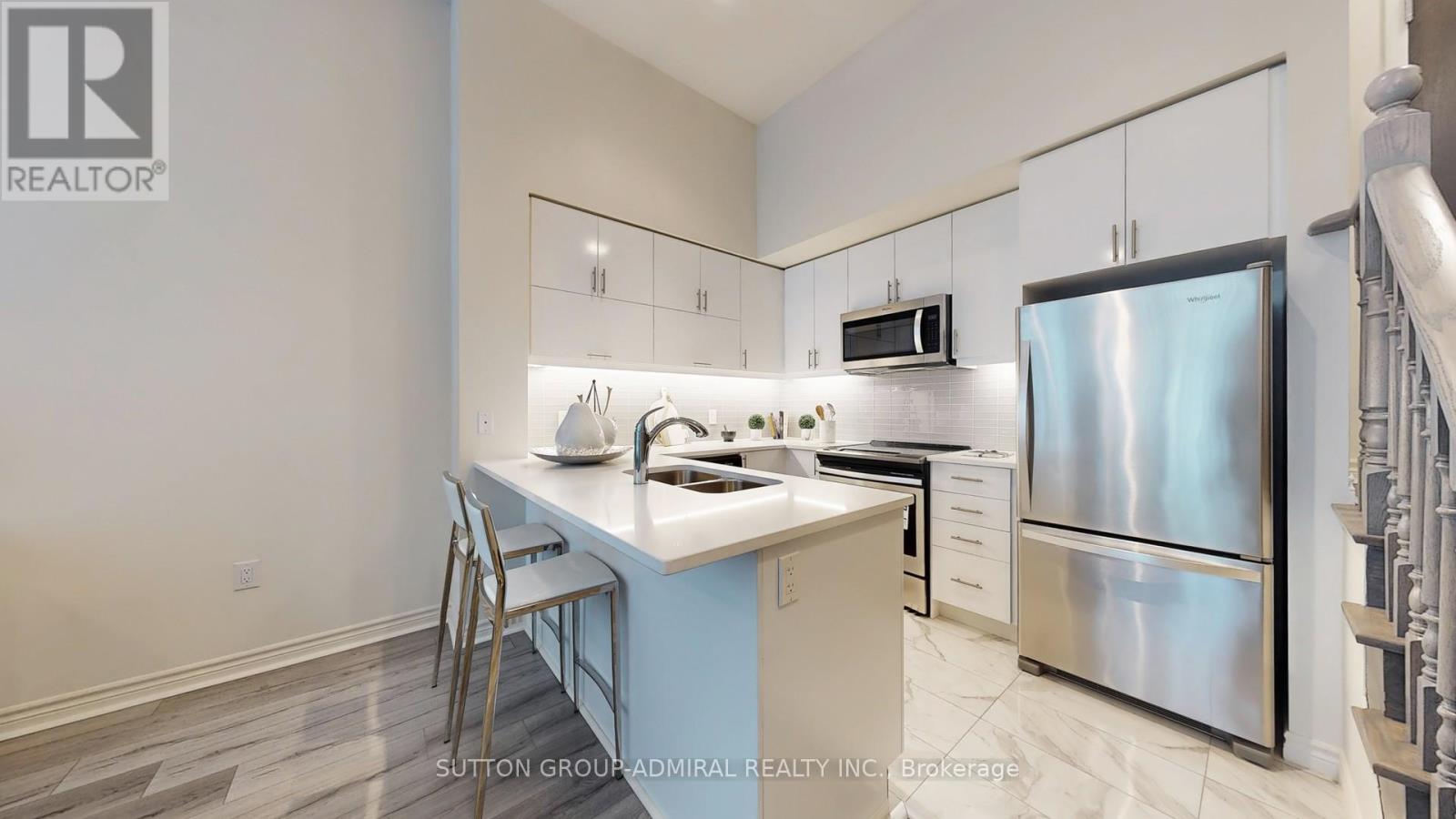 Photo 8 of Th 101 39 Annie Craig Drive, Toronto ON