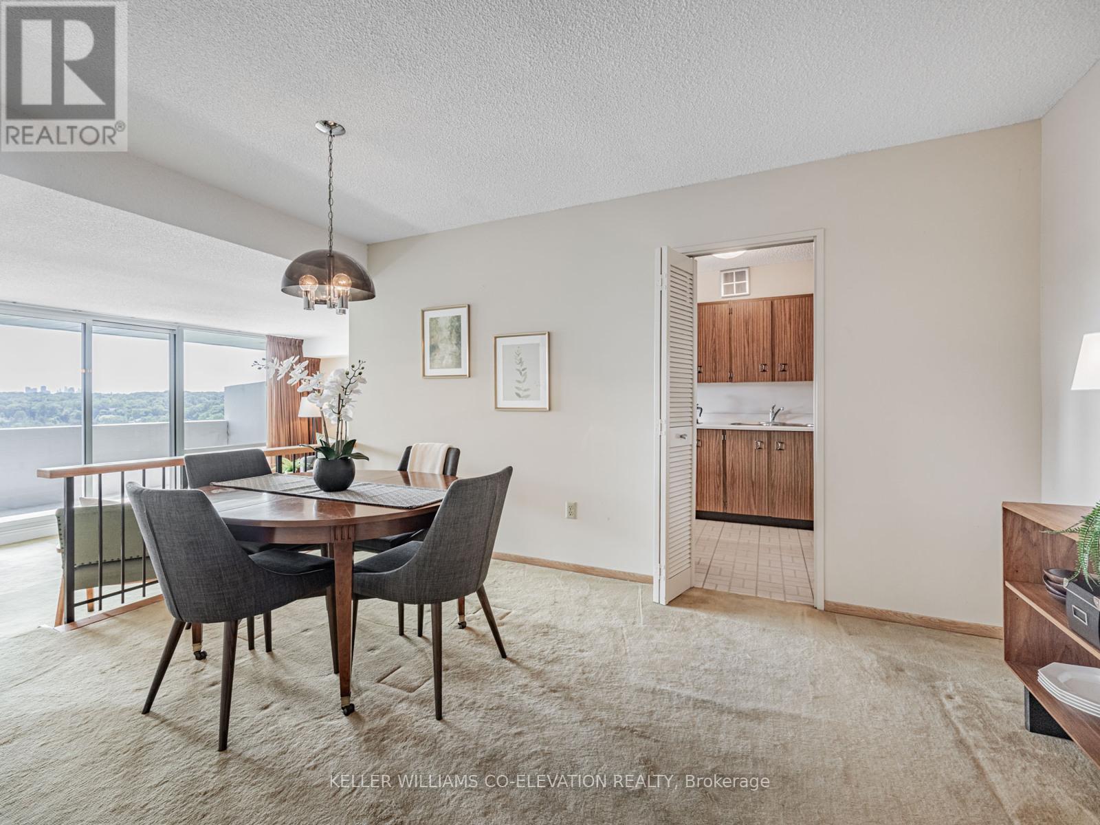 Photo 6 of 2009 270 Scarlett Road, Toronto ON