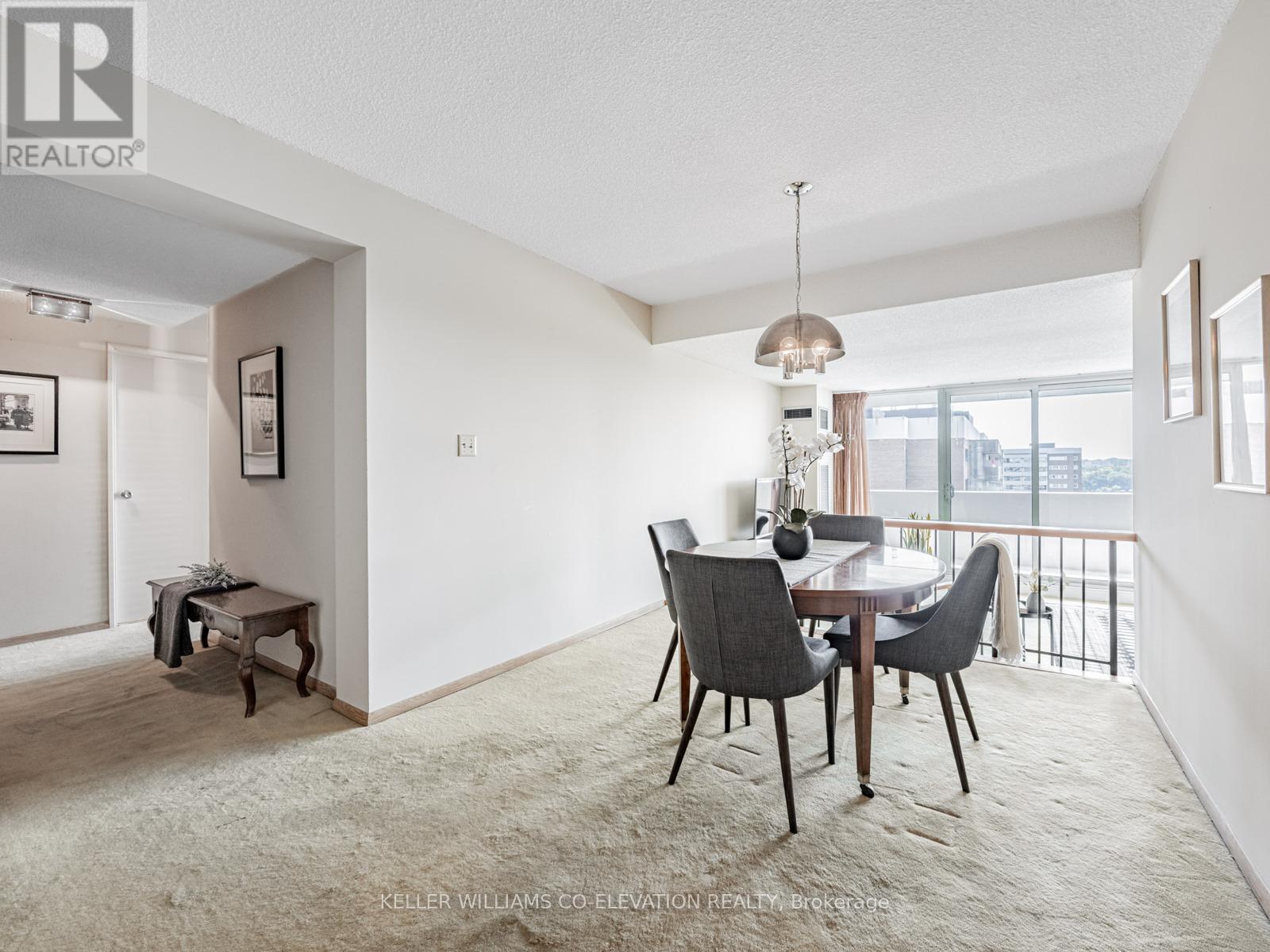 Photo 8 of 2009 270 Scarlett Road, Toronto ON