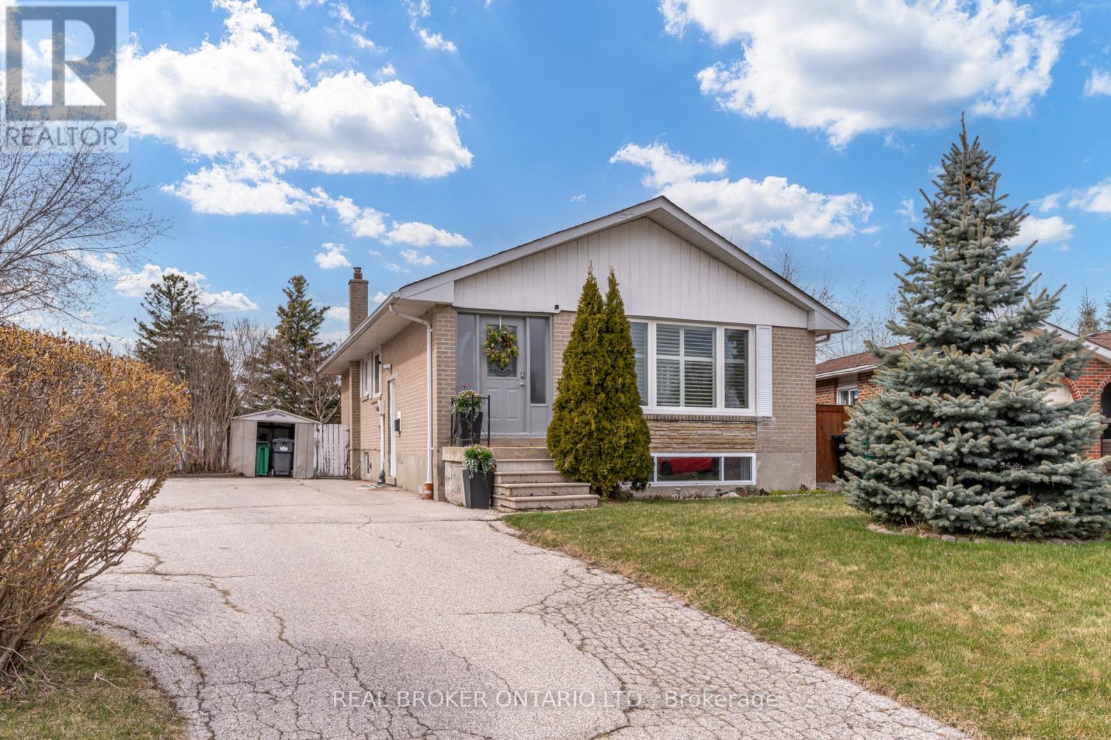 Photo 21 of 50 Epsom Downs Drive, Brampton ON