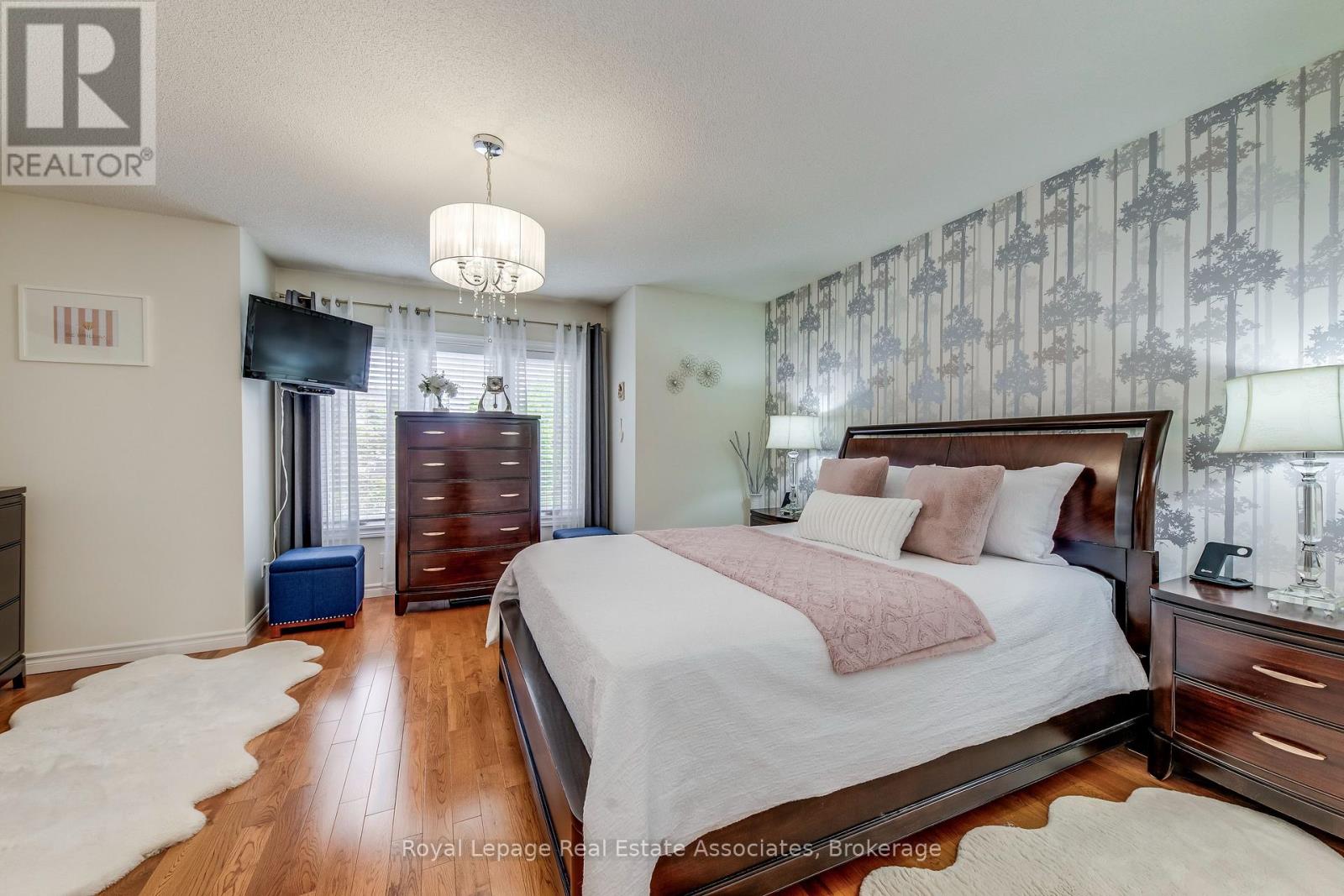 Photo 16 of 516 Ravenstone Court, Mississauga ON