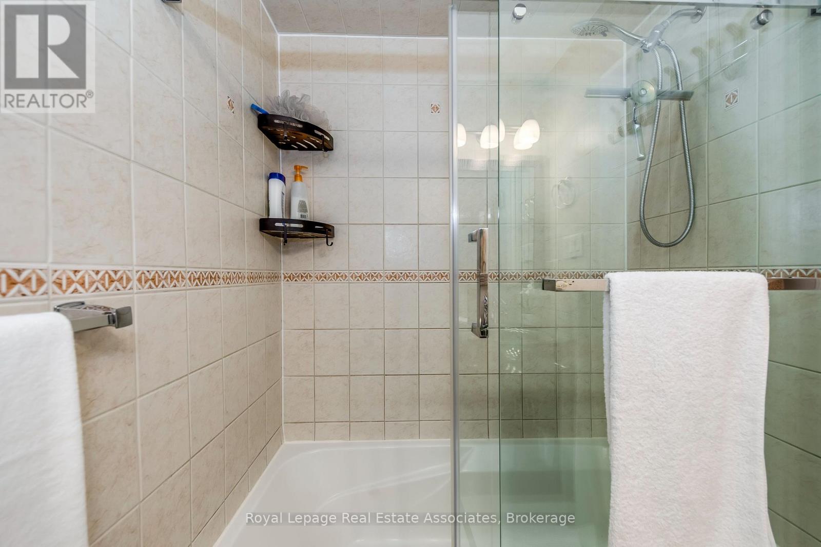 Photo 23 of 516 Ravenstone Court, Mississauga ON