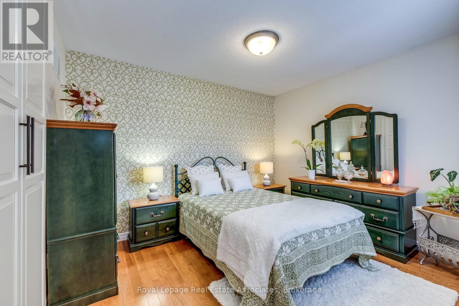 Photo 27 of 516 Ravenstone Court, Mississauga ON