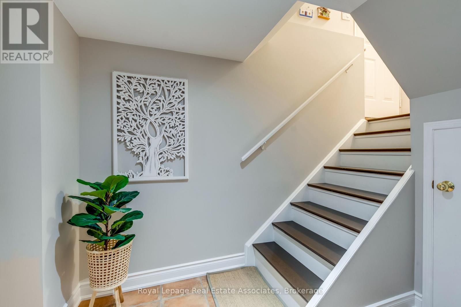 Photo 37 of 516 Ravenstone Court, Mississauga ON
