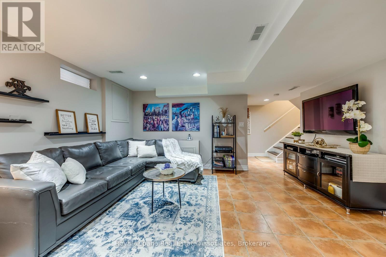 Photo 24 of 516 Ravenstone Court, Mississauga ON