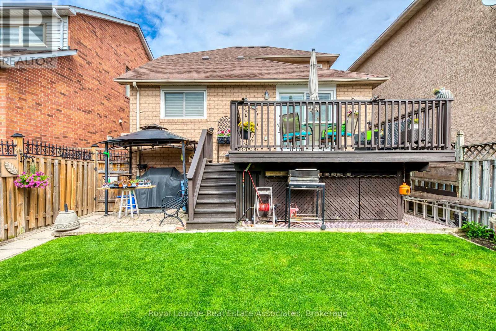 Photo 8 of 516 Ravenstone Court, Mississauga ON