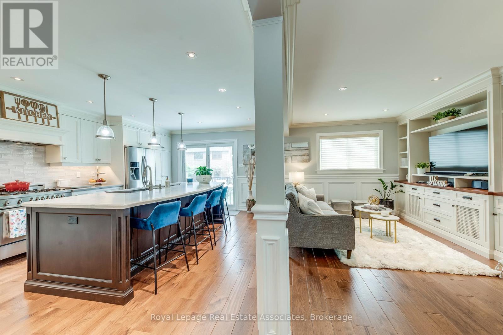 Photo 4 of 516 Ravenstone Court, Mississauga ON