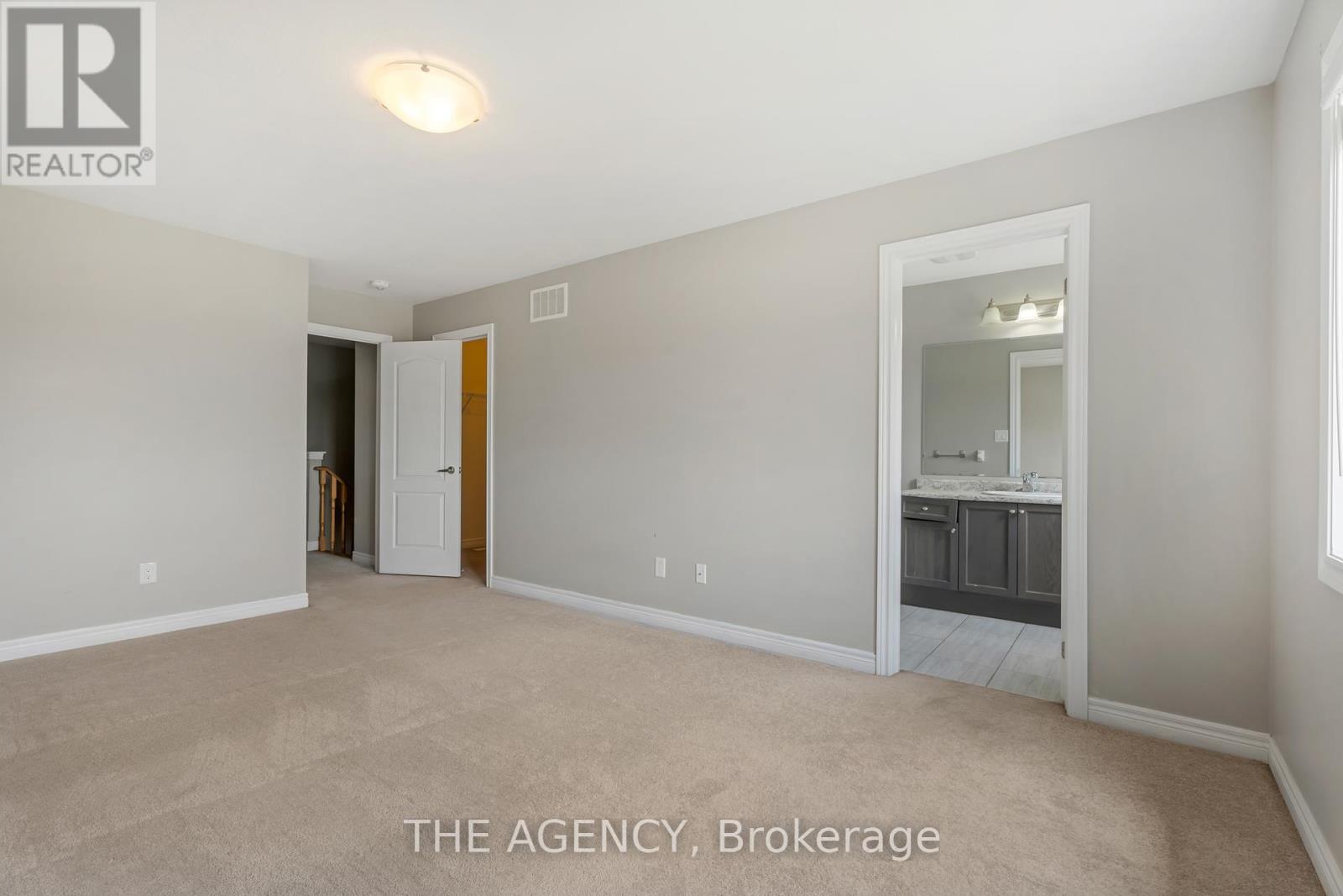 Photo 14 of 42 570 Linden Drive, Cambridge ON