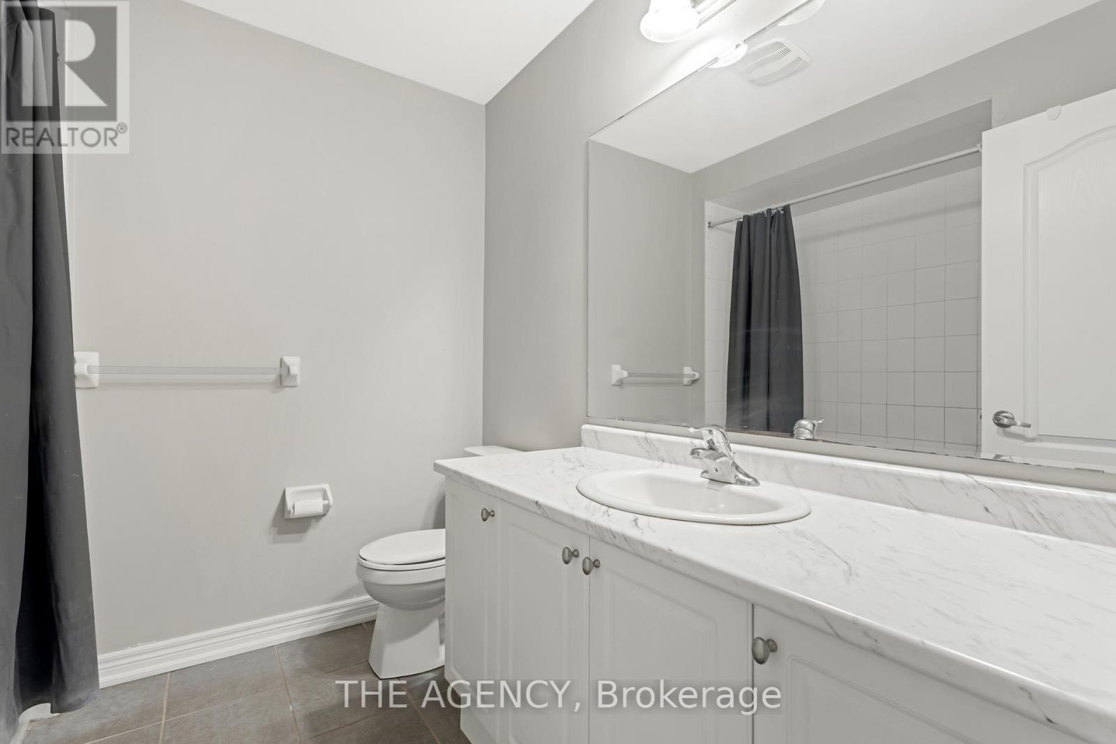 Photo 21 of 42 570 Linden Drive, Cambridge ON