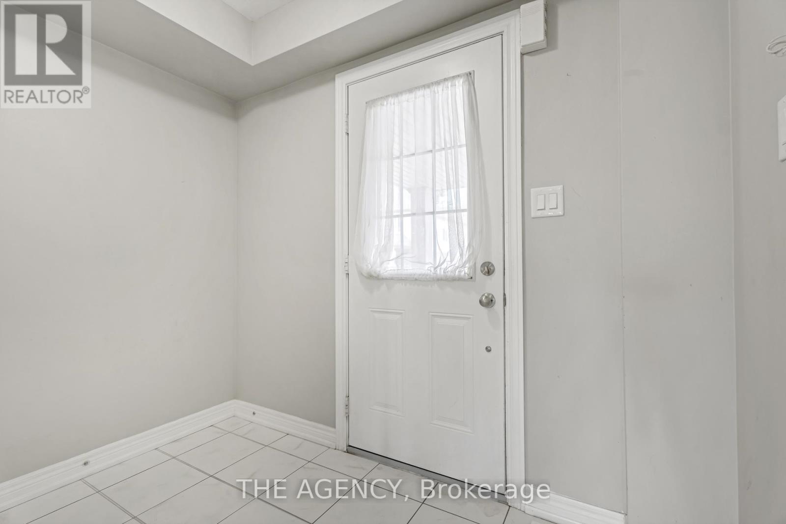 Photo 4 of 42 570 Linden Drive, Cambridge ON