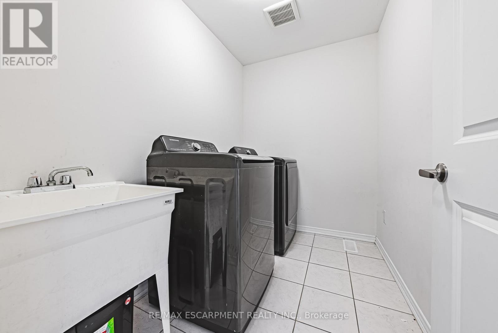 Photo 20 of 11 Mcwatters Street, Hamilton ON