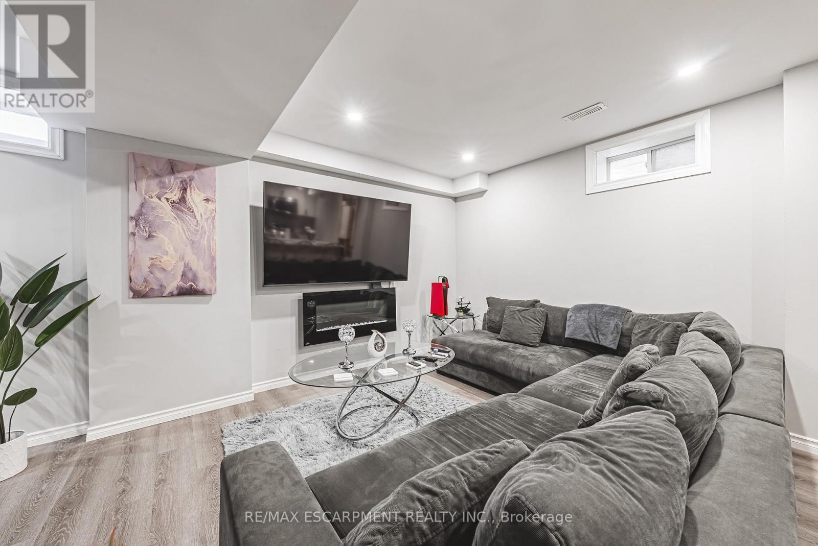 Photo 6 of 11 Mcwatters Street, Hamilton ON