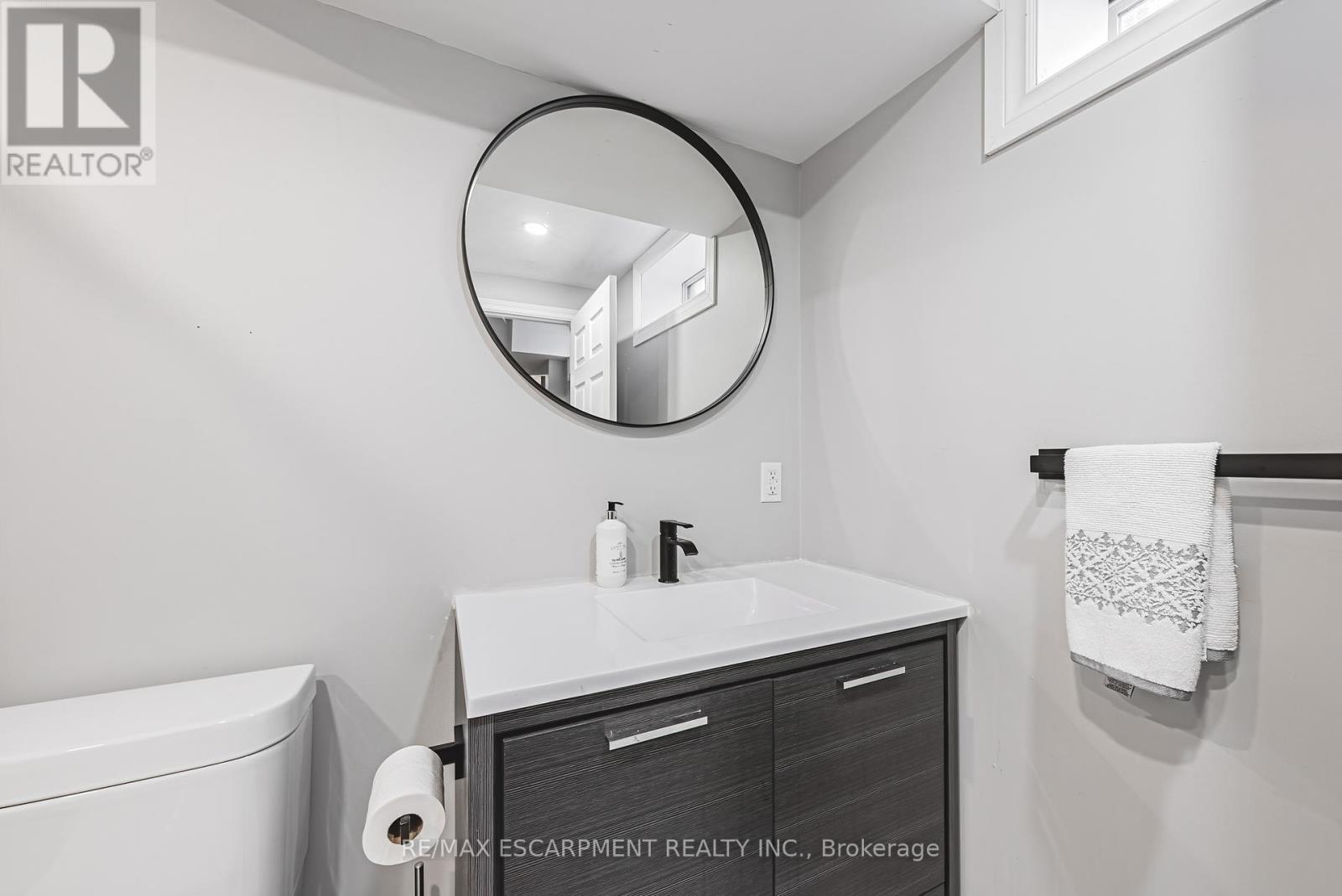Photo 35 of 11 Mcwatters Street, Hamilton ON