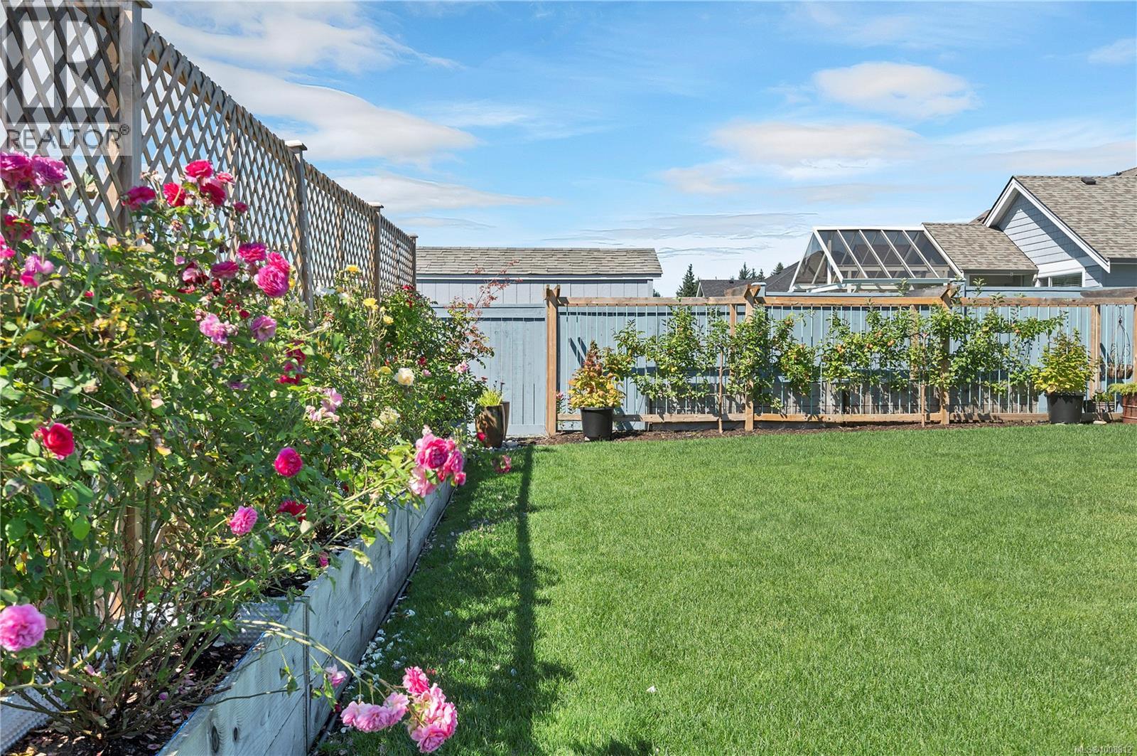 Photo 8 of 2117 Evergreen Rd, Campbell River BC