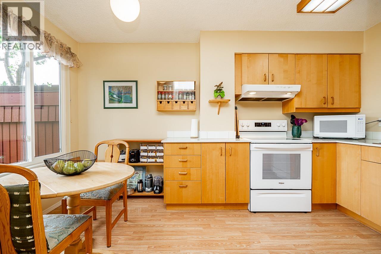Photo 12 of 4863 Hickory Court, Burnaby BC