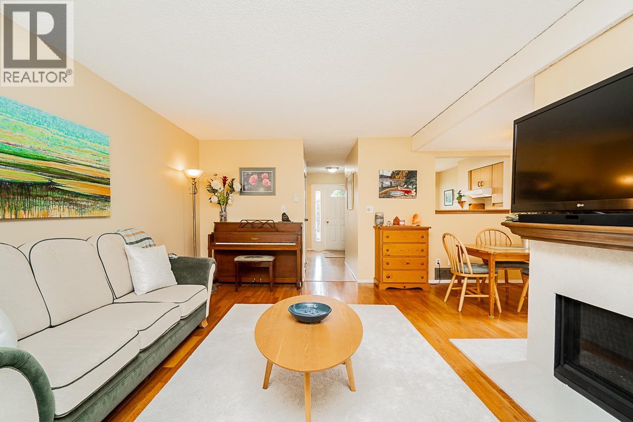 Photo 7 of 4863 Hickory Court, Burnaby BC
