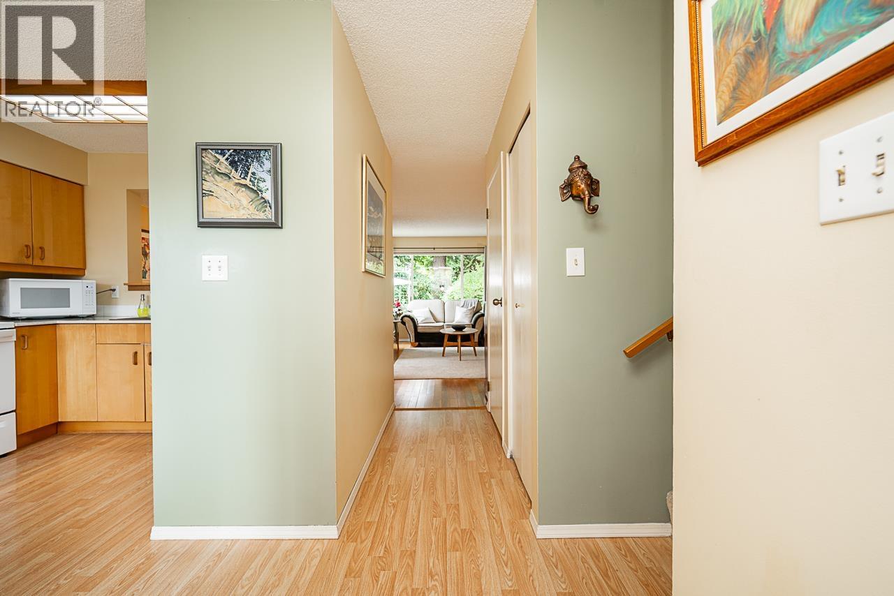 Photo 5 of 4863 Hickory Court, Burnaby BC