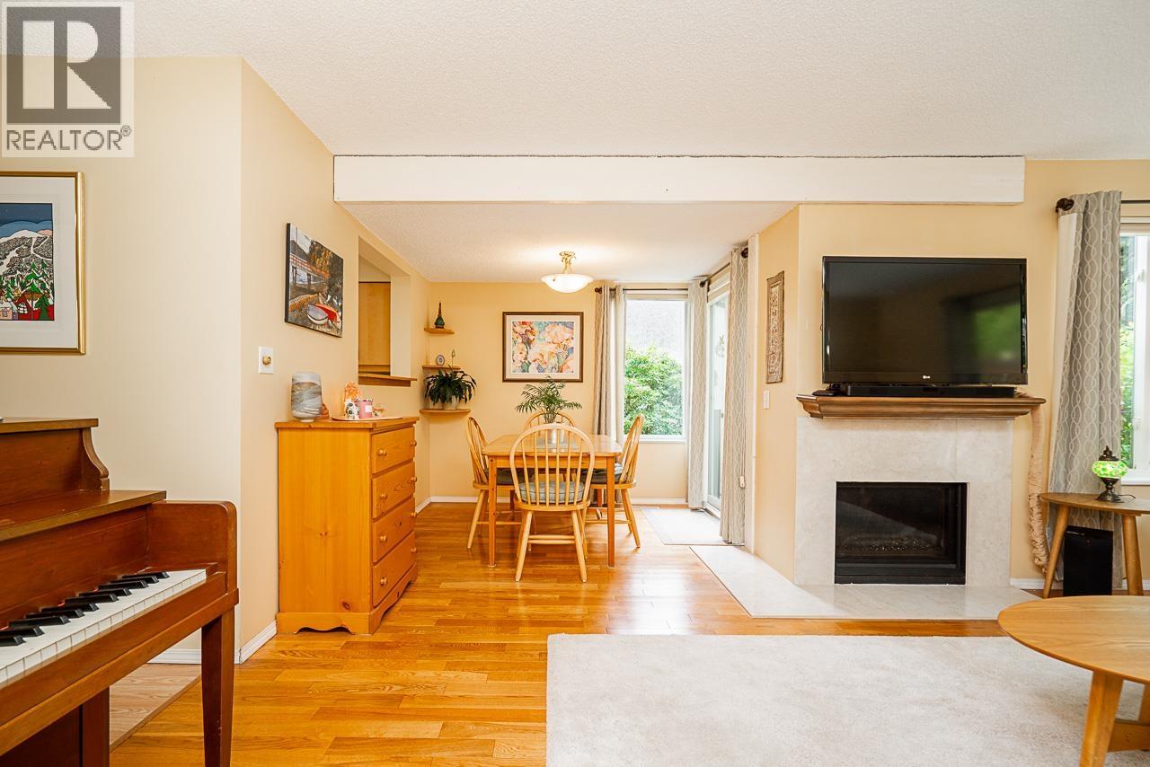 Photo 8 of 4863 Hickory Court, Burnaby BC