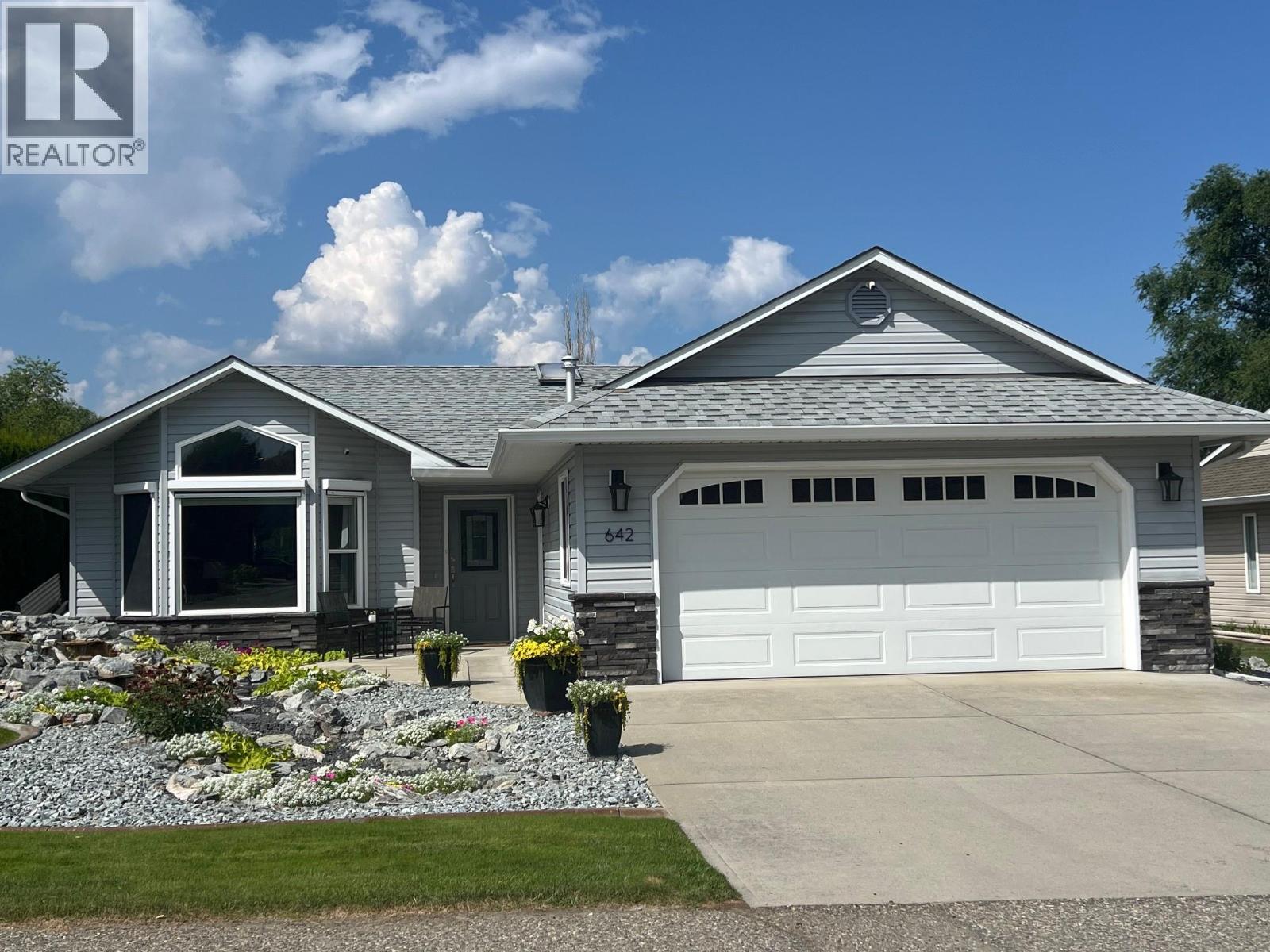 Photo 10 of 642 6th Avenue, Vernon BC
