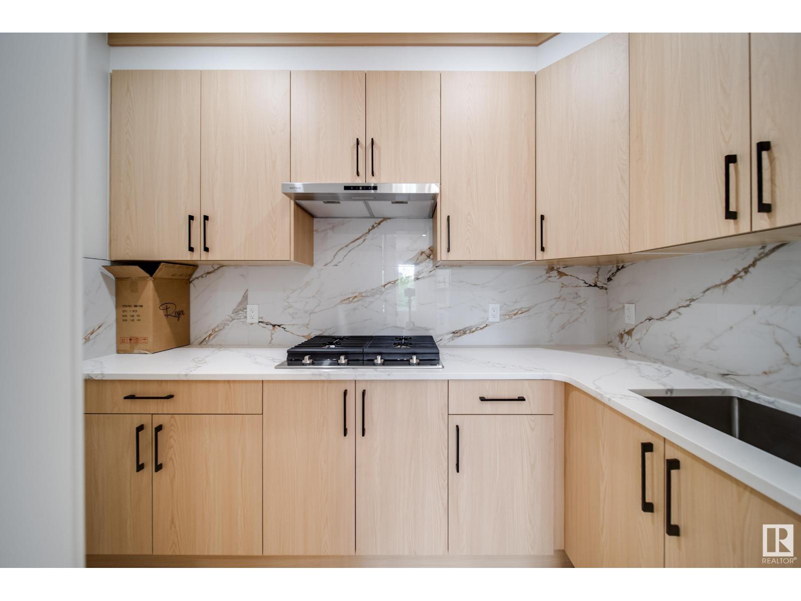 Photo 3 of 8824 183 Av Nw, Edmonton AB