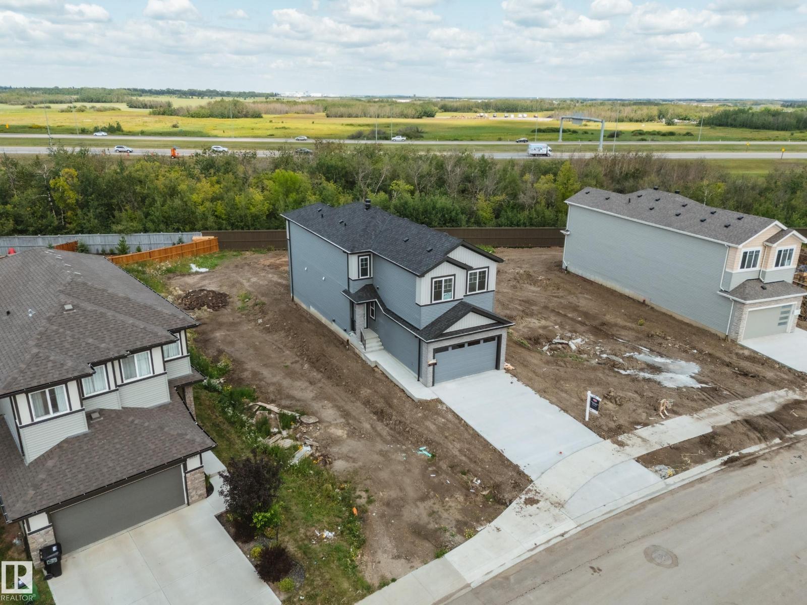 Photo 5 of 8824 183 Av Nw, Edmonton AB